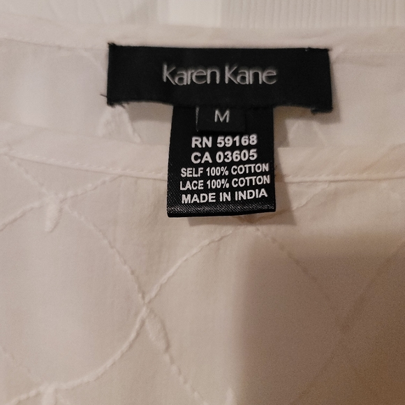 NWOT Karen Kane Blouse with Bell Sleeves & Crochet on Sleeves and Front Size M - Picture 4 of 4